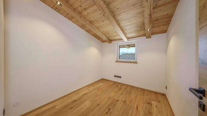 KITZIMMO-Neubau-Penthouse mit Panorama-Ausblick in sonniger Lage - Immobilien Aurach.