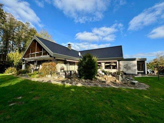 Hausansicht / Garten