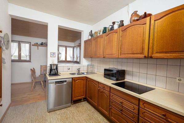 Küche und Durchgang Essplatz