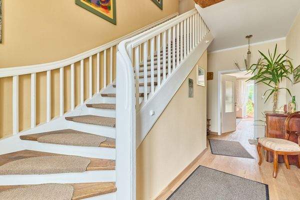 17 Eingangsbereich.jpg