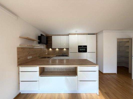 Wohn- / Essküche mit Speis