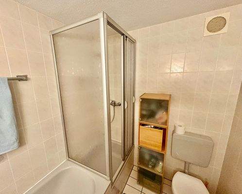 seperate Duschkabine 