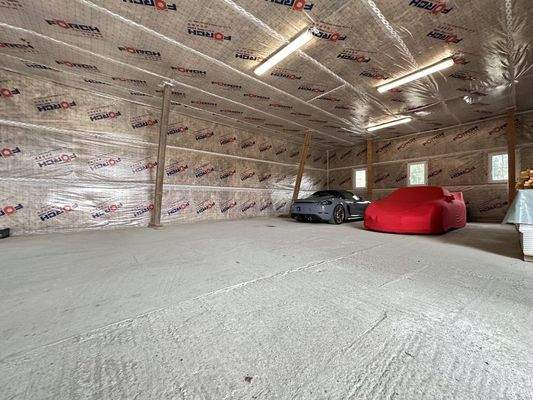 große Lagerfläche im EG