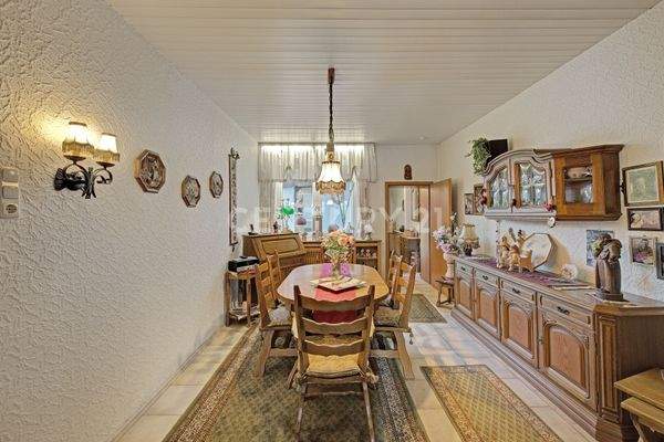 Wohn-/Essbereich (1. OG rechts)