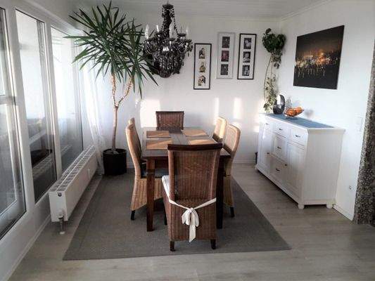 Esszimmer möbiliert II