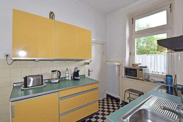 in die kleine Küche