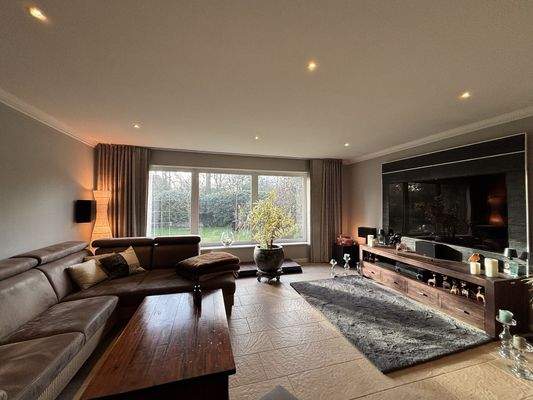 Helles Wohn -und Esszimmer