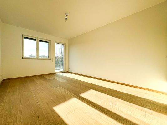 Kinderzimmer mit Balkonzugang