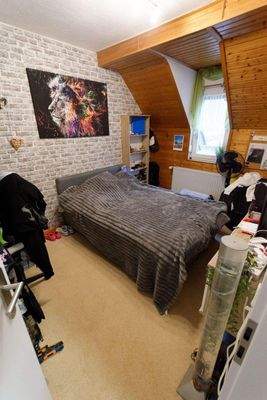 034 Zimmer 2 im OG.jpg