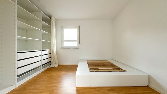 Schlafzimmer mit Einbauschrank