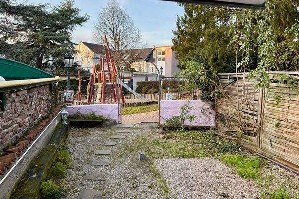 Der kleine Garten kann mit genutzt werden