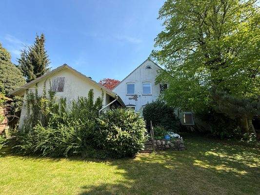 Rückansicht Mehrfamilienhaus