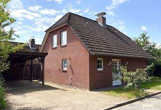 Außenansicht + Carport