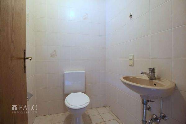 Gaste-WC 1. OG links