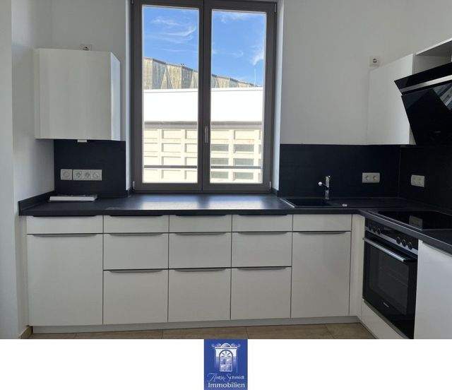 Wunderschöne Wohnung mit Loggia und moderner EBK - direkt am Neumarkt! - Photo 4