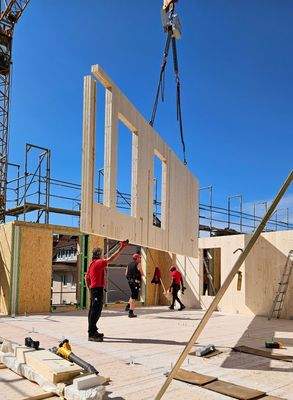 Neubau &quot;Grüne Mitte&quot; - Aufrichten Holzbau