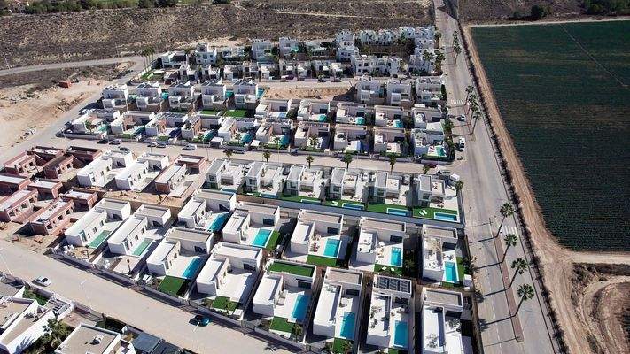 Stylish Mediterranean Villas with Golf & Nature Views in Algorfa