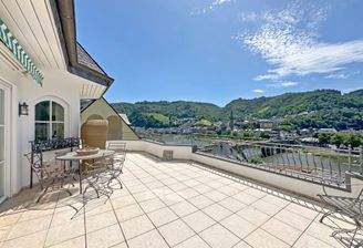 Dachterrasse mit Blick zur Reichsburg und zur Mosel