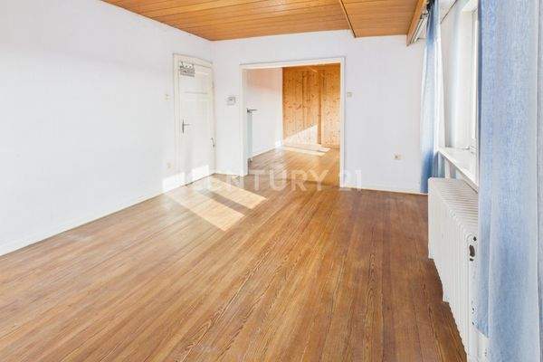 Schlafzimmer im OG – großer Raum mit viel Stellfläche