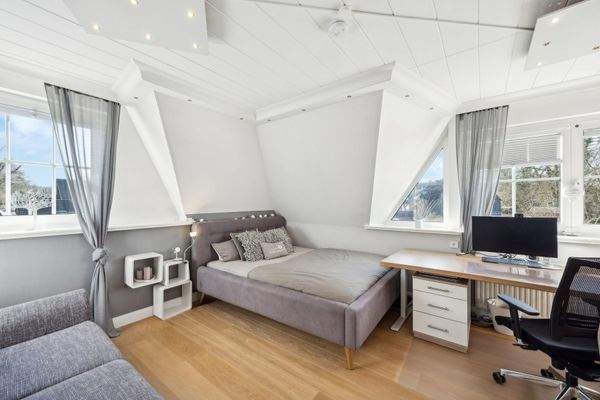 602691-B-backbonephoto-061