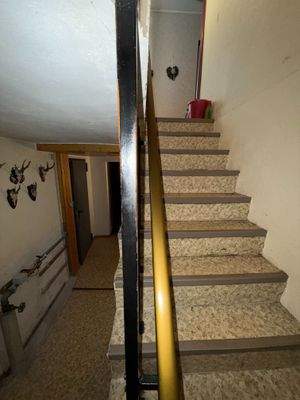 Treppen zum Kellergeschoss
