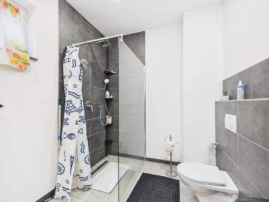 Wohnung 3 - Badezimmer