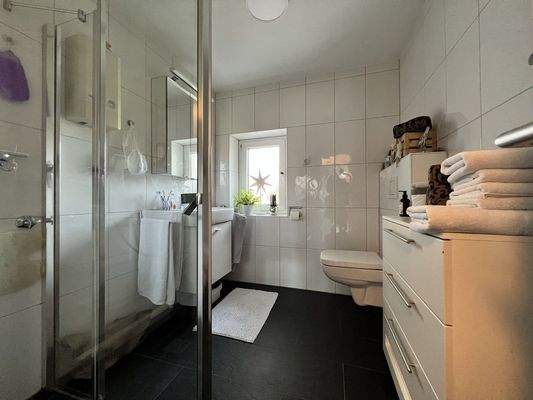 Erdgeschoss: Bad