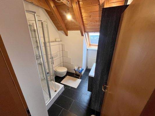 DG - Bad mit Dusche und WC