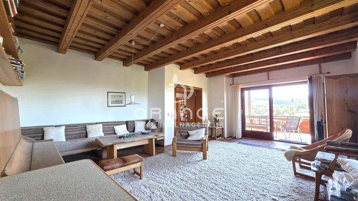 EG: Wohnzimmer m. Freisitzzugang