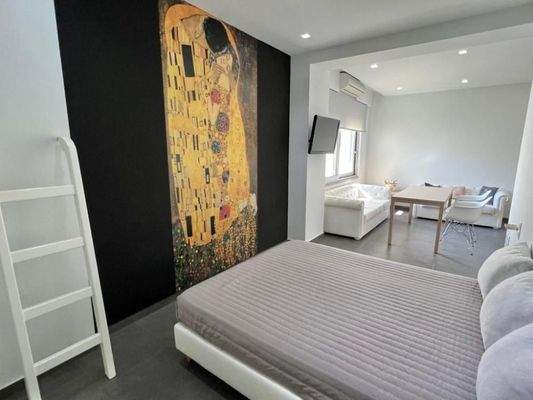 Einzigartige Villa am Meer mit Innenpool, Gärten und Gästehaus