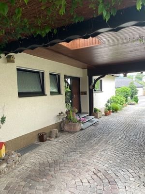 Eingang-Carport.jpg