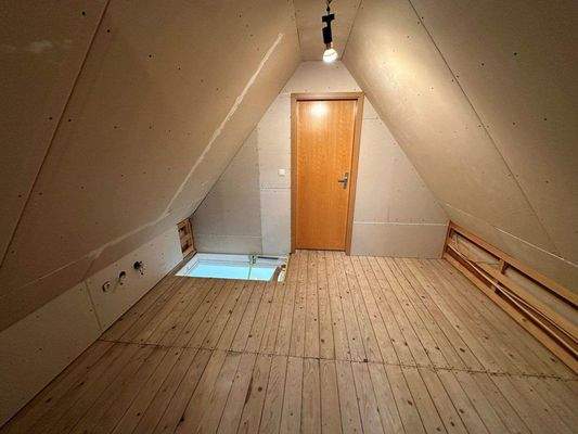 Abstellraum 1 Spitzboden