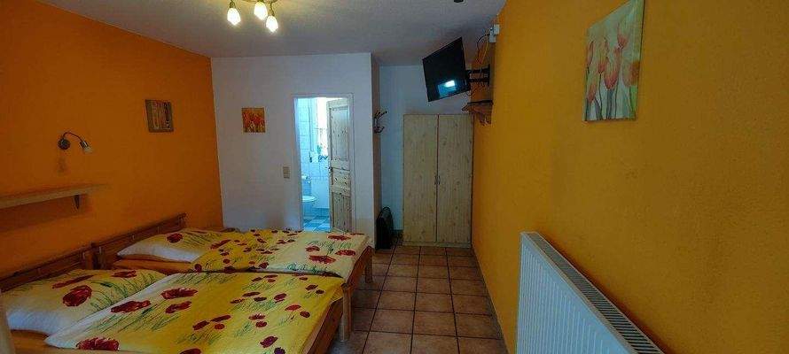 5 zusätzl. Pensionszimmer jeweils mit Bad