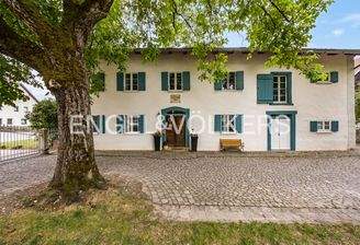 Das Wohnhaus aus dem Ursprungsbaujahr 1885 wurde 1998 umfassend und preisgekrönt saniert
