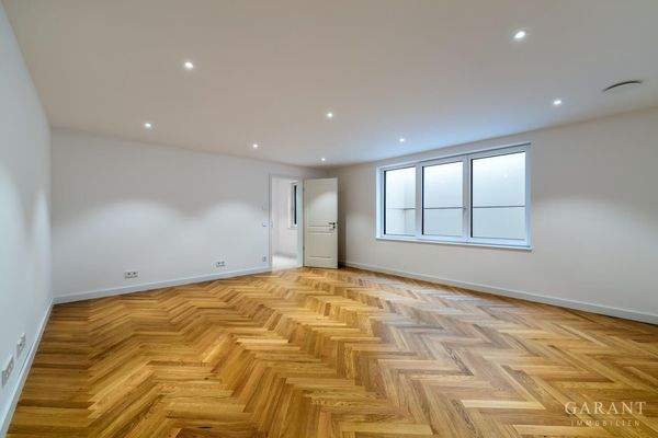 Hobbyraum mit Fensterfront