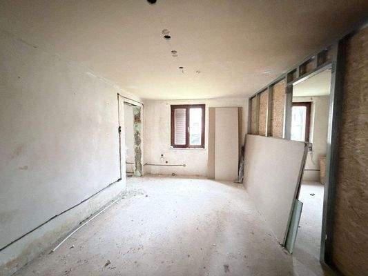 Küche entkernte Whg.JPG