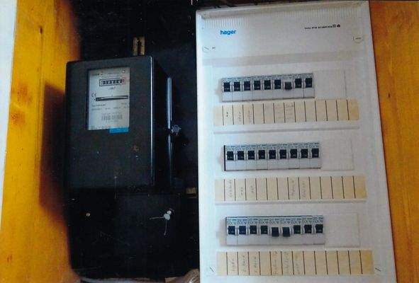 Stromzählerschrank im Treppenhaus