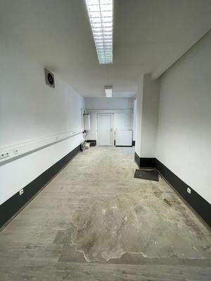 hinterer Bereich mit Zugang zum Hof.jpg