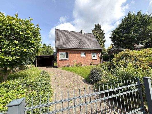 Grundstück straßenseitig