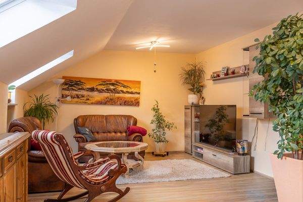 Großzügiges Wohnhaus mit Garten, Wintergarten & PV – ruhig gelegenes Raumwunder