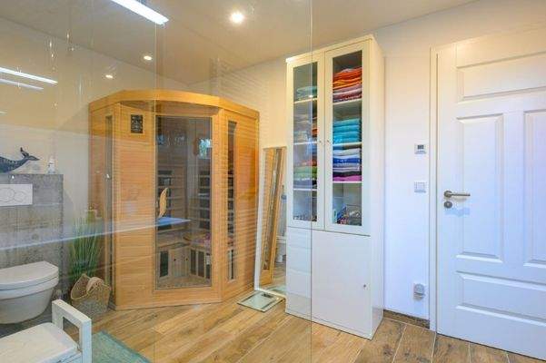 mit Infrarotkabine.jpg