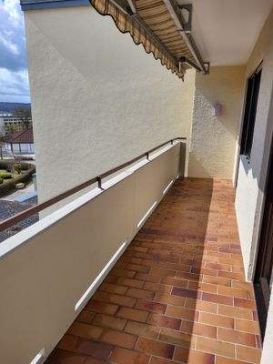 Balkon mit Markise.jpg