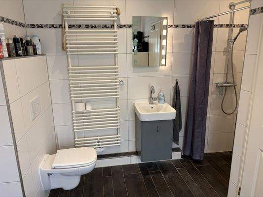 Bad im Erdgeschoss - Ansicht 2