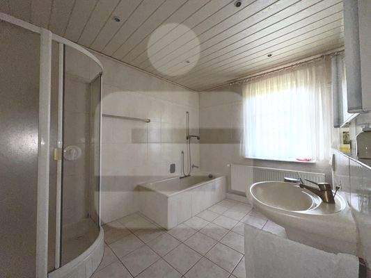 Vollbad im Dachgeschoss