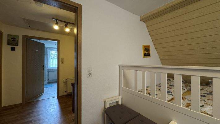 Blick vom Zimmer in den Flur