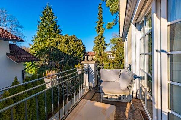 Sonniger West-Balkon zum Entspannen