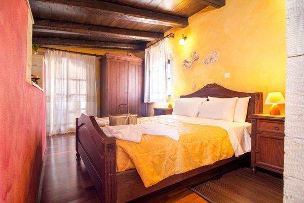 Villa For Sale in Samonas village 7.jpg