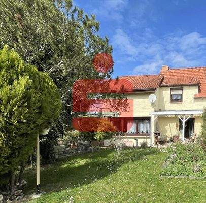 Südansicht mit Garten