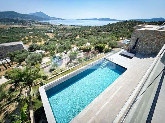 b1bbb2babefc42f9a72e45c5b2d8dadf-original