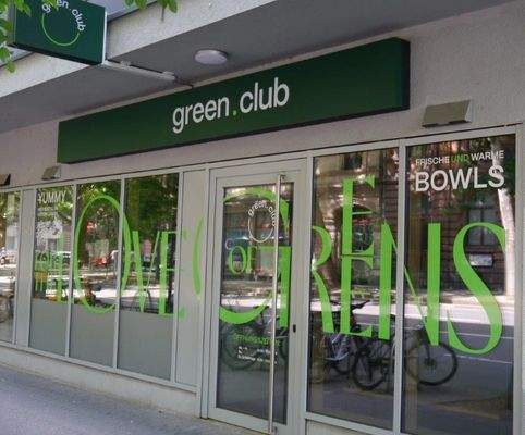 Haupteingang in zentraler Lage